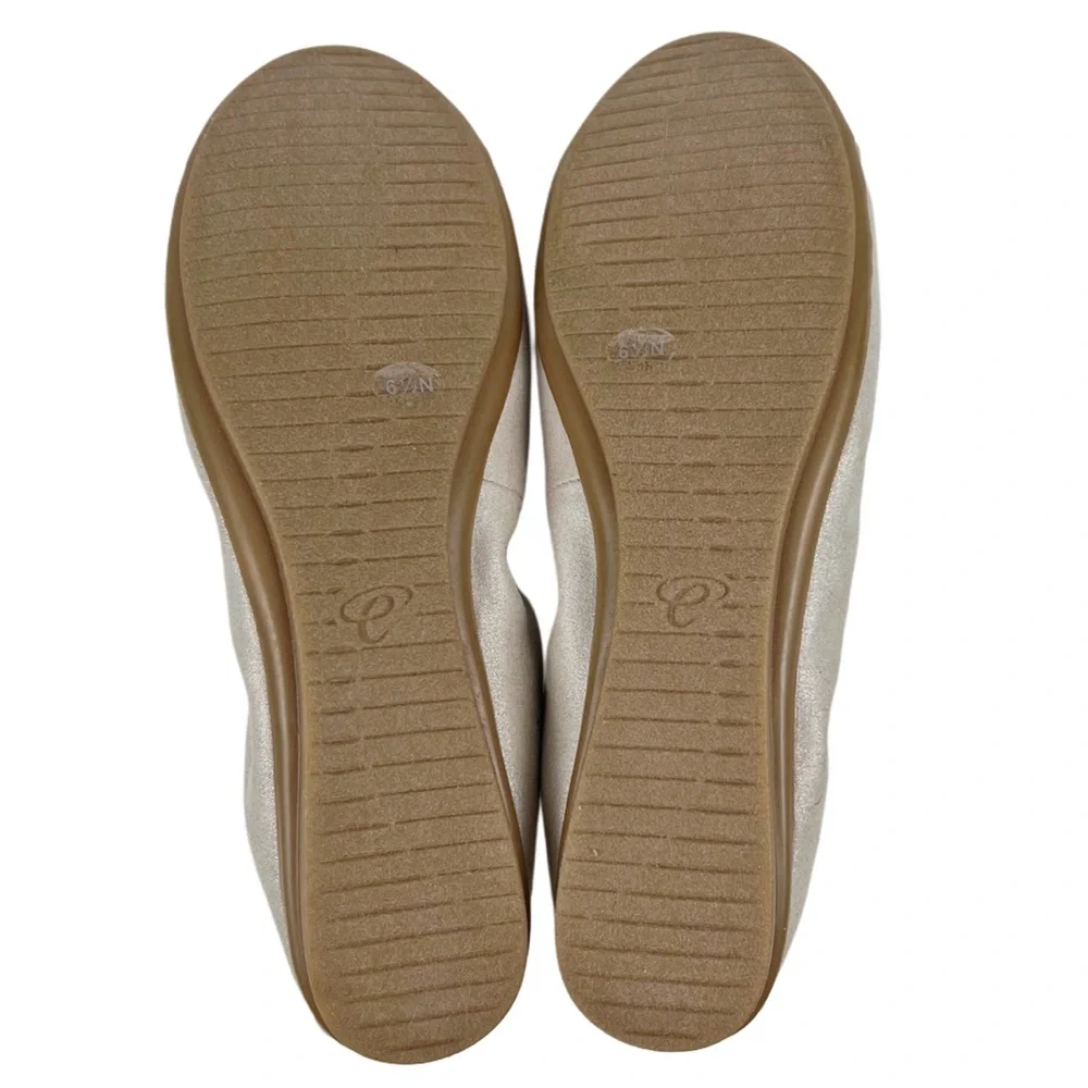 Easy Spirit Metallic Champagne/Silver Segessica Ballet Flat Size 6.5 by
